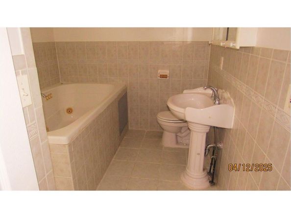225 56TH Place NE, Washington DC 20019