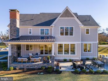 317 E Beechtree Lane