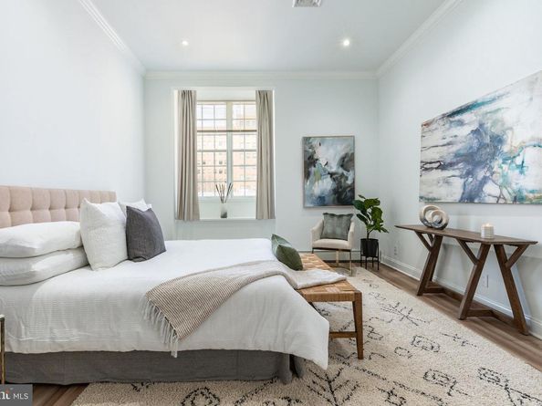 211 S 4TH Street 404, Philadelphia PA 19106