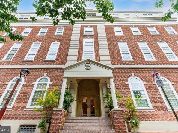 211 S 4TH Street 404, Philadelphia PA 19106