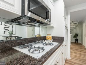 211 S 4TH Street 404, Philadelphia PA 19106