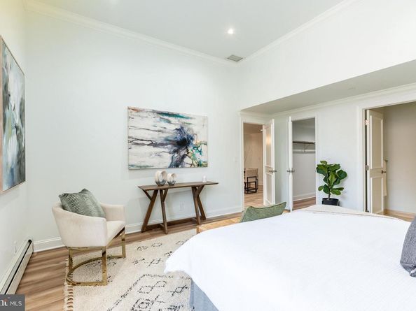 211 S 4TH Street 404, Philadelphia PA 19106