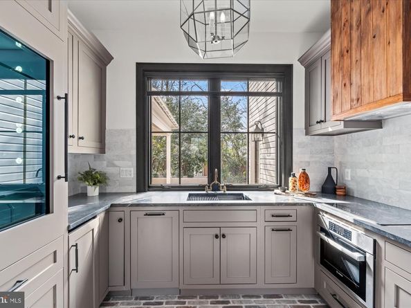 3612 N Glebe Road, Arlington VA 22207