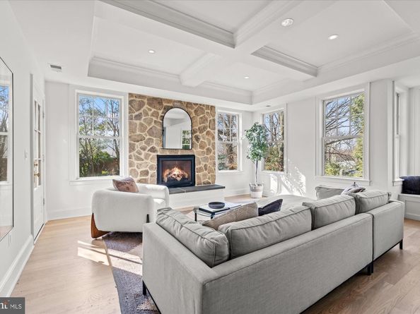 3612 N Glebe Road, Arlington VA 22207