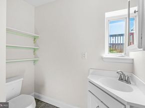 1712 W Girard Avenue, Philadelphia PA 19130
