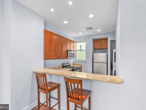 1712 W Girard Avenue, Philadelphia PA 19130