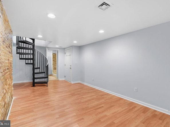 1712 W Girard Avenue, Philadelphia PA 19130