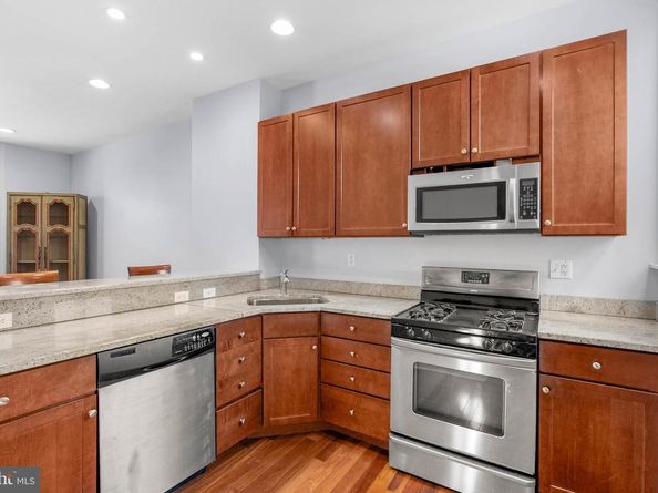 1712 W Girard Avenue, Philadelphia PA 19130