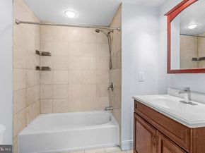 1712 W Girard Avenue, Philadelphia PA 19130