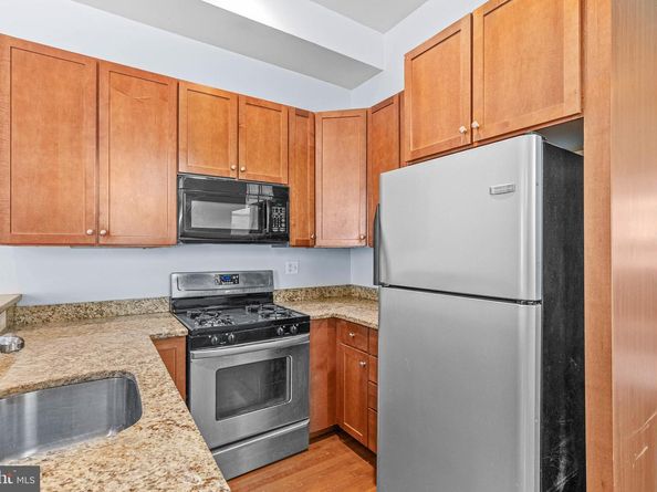 1712 W Girard Avenue, Philadelphia PA 19130