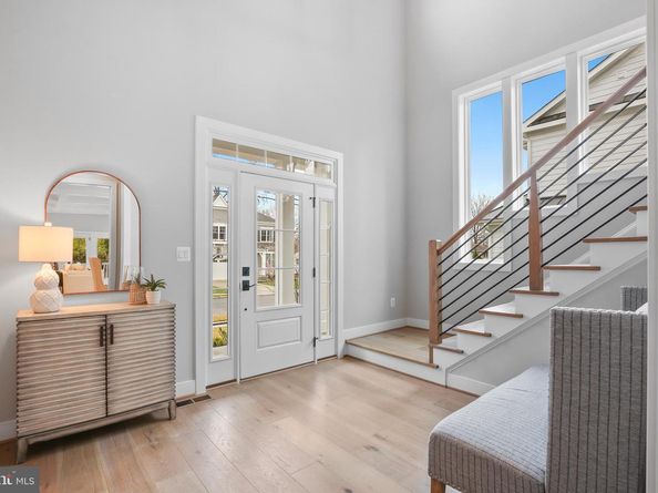 613 Upham Place NW, Vienna VA 22180