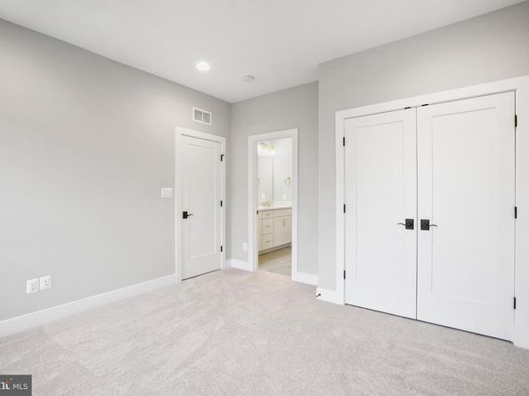 613 Upham Place NW, Vienna VA 22180