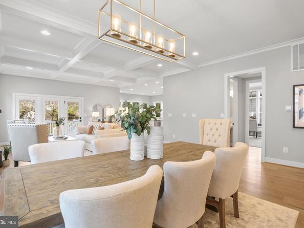 613 Upham Place NW, Vienna VA 22180
