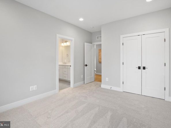 613 Upham Place NW, Vienna VA 22180