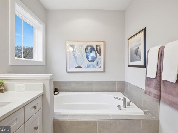 613 Upham Place NW, Vienna VA 22180