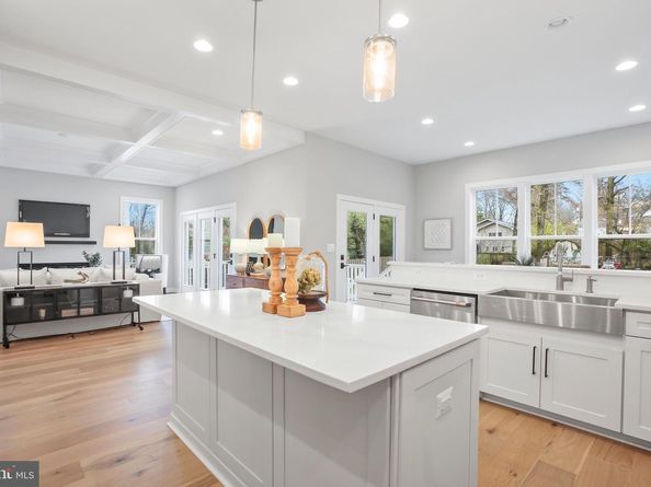613 Upham Place NW, Vienna VA 22180