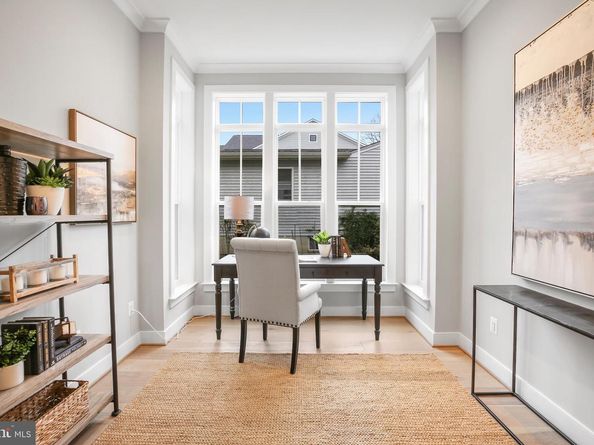 613 Upham Place NW, Vienna VA 22180