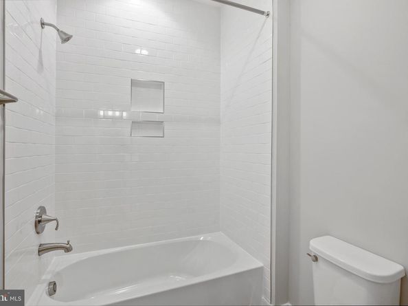 613 Upham Place NW, Vienna VA 22180