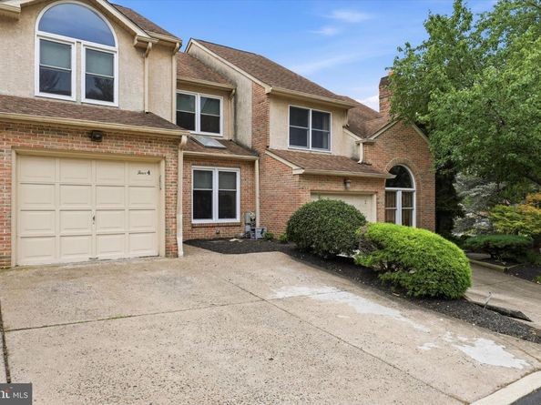 4 Summit Court, Plymouth Meeting PA 19462