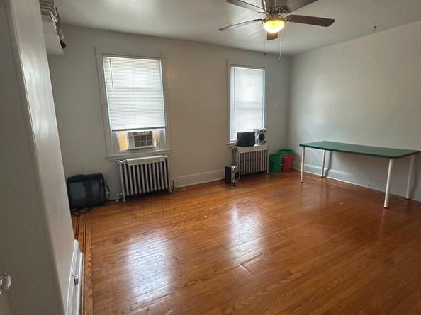 40 W Wyneva Street, Philadelphia PA 19144