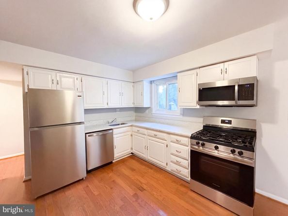 662 Herndon Parkway, Herndon VA 20170