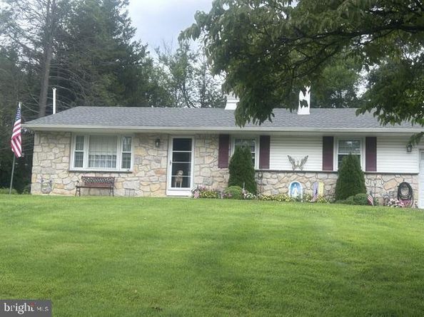 15 Robin Road, Holland PA 18966
