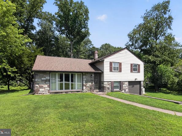 615 Hoyt Road, Huntingdon Valley PA 19006