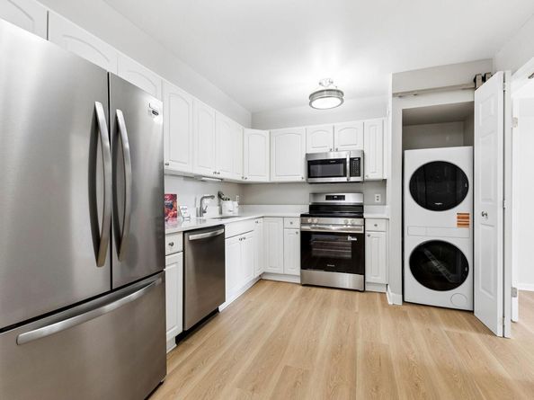 3800 Powell Lane 805, Falls Church VA 22041