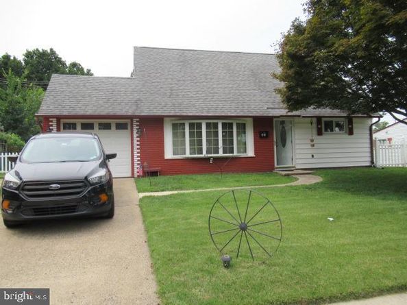 45 Queensbridge Road, Levittown PA 19057
