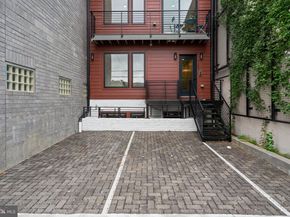 733 8TH Street SE 304, Washington DC 20003