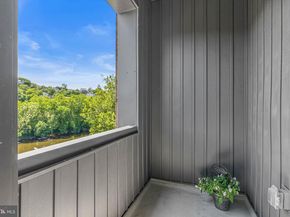 4574 Riverside Way, Philadelphia PA 19127