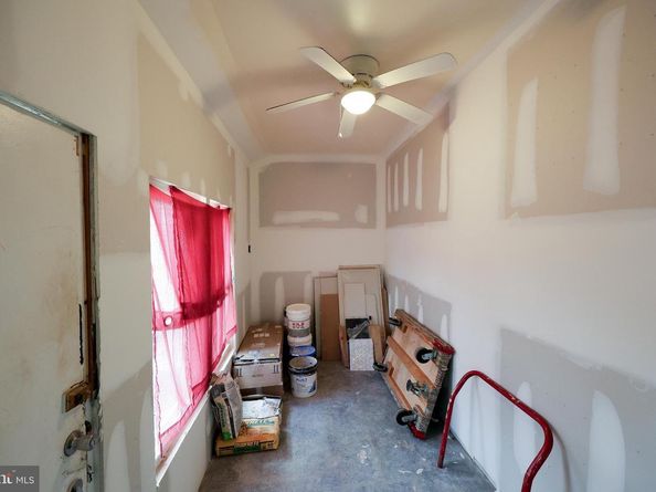 5212 Race Street, Philadelphia PA 19139