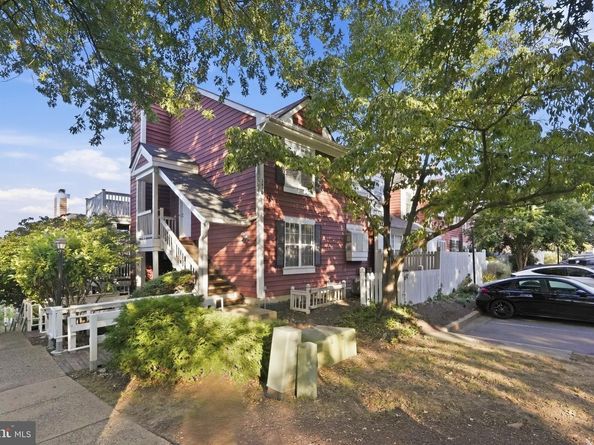 2813 S Woodrow Street B, Arlington VA 22206