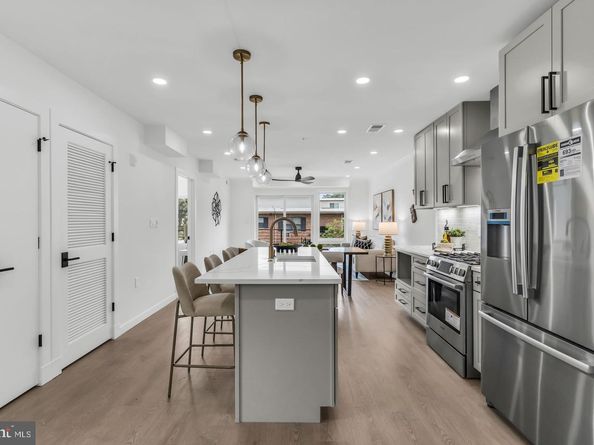 1201 N Quinn Street 203, Arlington VA 22209