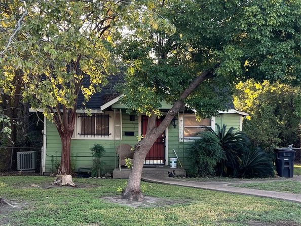 4305 Los Angeles Street, Houston TX 77026