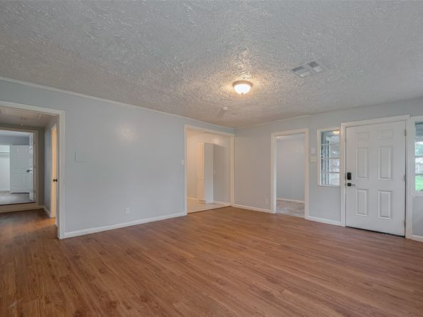 4906 Larkspur Street, Houston TX 77033