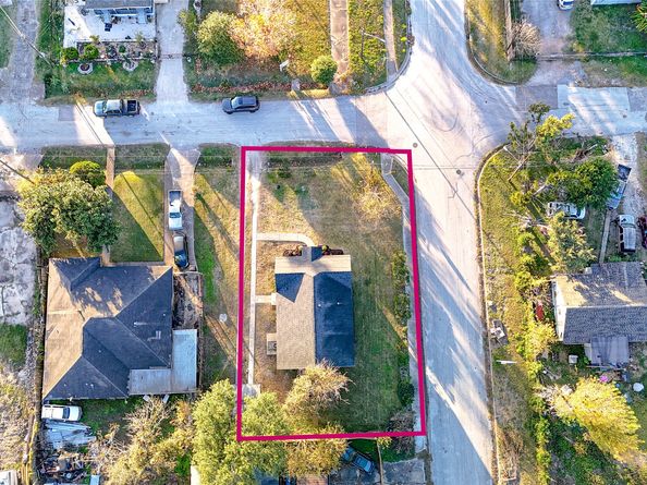 4918 Los Angeles Street, Houston TX 77026