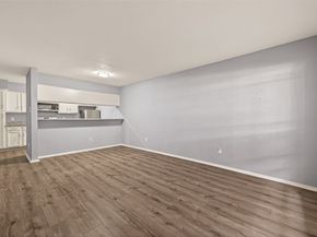 7313 Gulf Freeway 904, Houston TX 77017