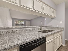 7313 Gulf Freeway 904, Houston TX 77017