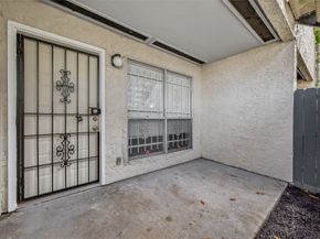 7313 Gulf Freeway 904, Houston TX 77017