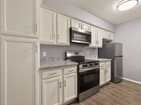 7313 Gulf Freeway 904, Houston TX 77017