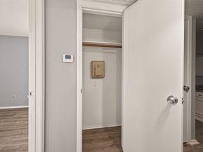 7313 Gulf Freeway 904, Houston TX 77017