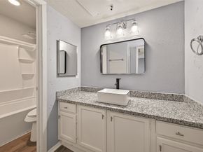 7313 Gulf Freeway 904, Houston TX 77017