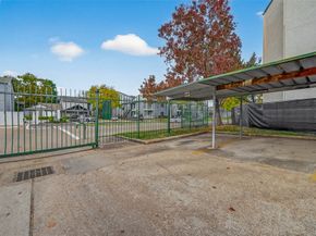 2818 S Bartell Drive 25, Houston TX 77054