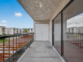 2818 S Bartell Drive 25, Houston TX 77054