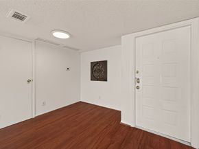 2818 S Bartell Drive 25, Houston TX 77054