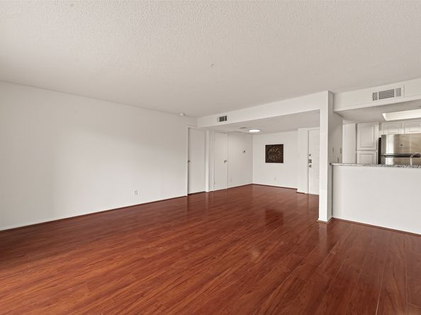 2818 S Bartell Drive 25, Houston TX 77054