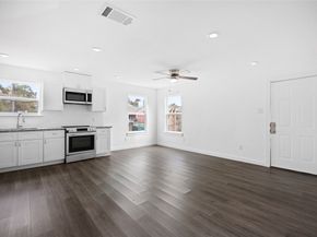 9243 Seeker Street, Houston TX 77028
