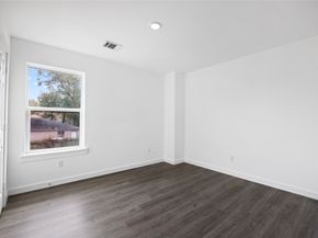9243 Seeker Street, Houston TX 77028