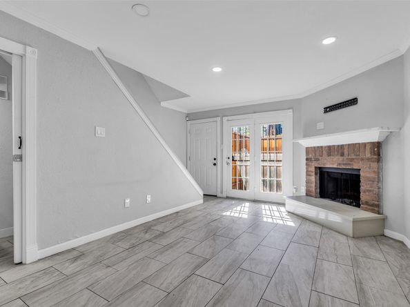 7402 Alabonson Road 301, Houston TX 77088